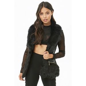 🆕 •F21• faux fur vest